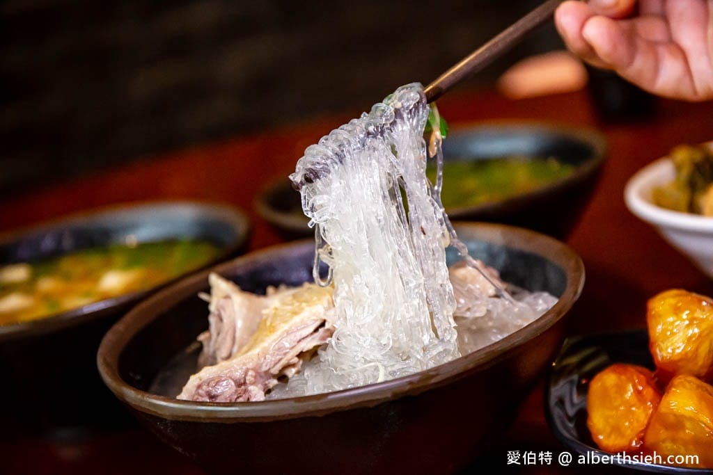 桃園懶得煮客家麵食館平鎮文化店，小菜多到讓你有選擇障礙