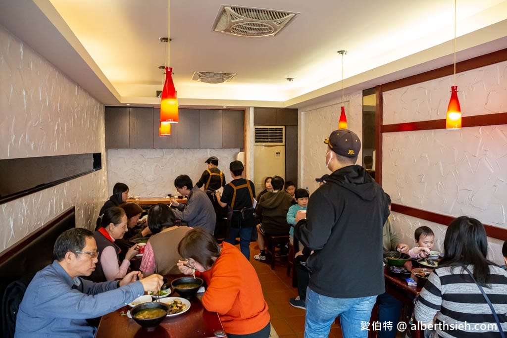 桃園懶得煮客家麵食館平鎮文化店，小菜多到讓你有選擇障礙