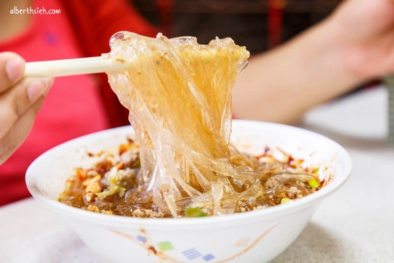 三妹四川麵食｜桃園藝文特區美食推薦，在地人狂推的川味酸辣粉
