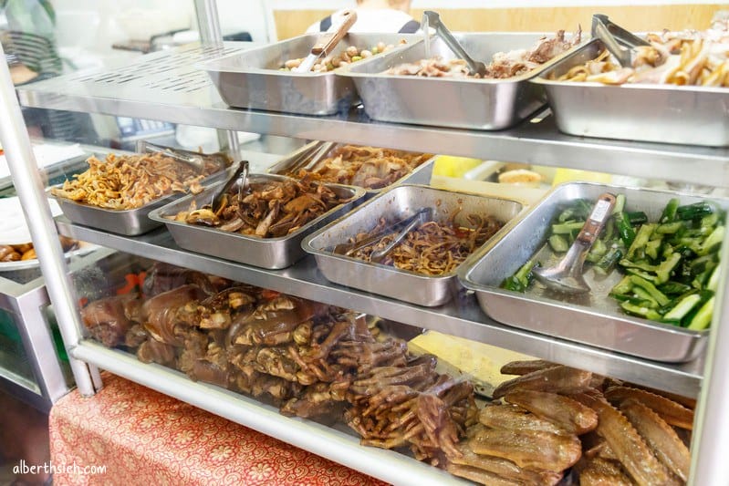 三妹四川麵食｜桃園藝文特區美食推薦，在地人狂推的川味酸辣粉