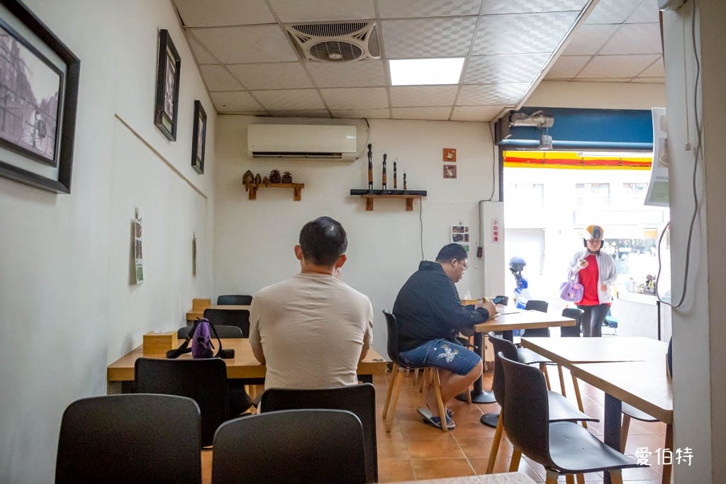桃園中壢早餐推薦｜瑞麟美而美三光店，皮蛋辣椒蛋餅，涼麵必點