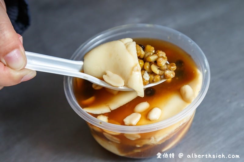 新莊聯邦市場無名榨菜肉絲麵（在地人必推美食榨菜爽脆，湯頭清爽添加辣醬超對味）