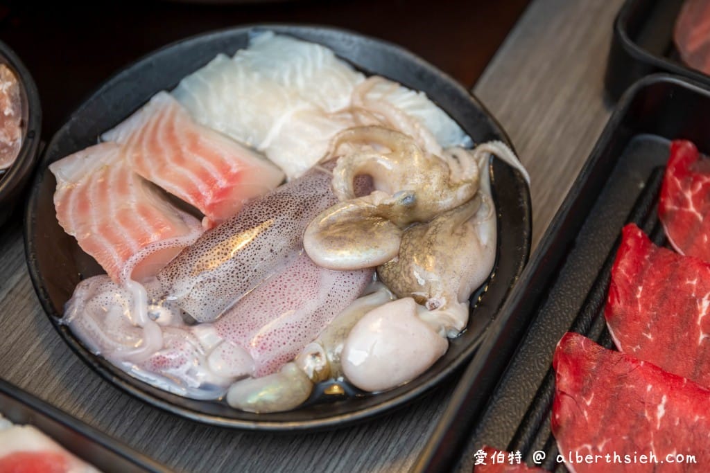 文岩文岩燒蜀辣麻辣鍋.新莊火鍋吃到飽(原塊肉品不錯,海鮮更為推薦鮮甜美味) - 第30張圖 文岩文岩燒蜀辣麻辣鍋.新莊火鍋吃到飽(原塊肉品不錯,海鮮更為推薦鮮甜美味)