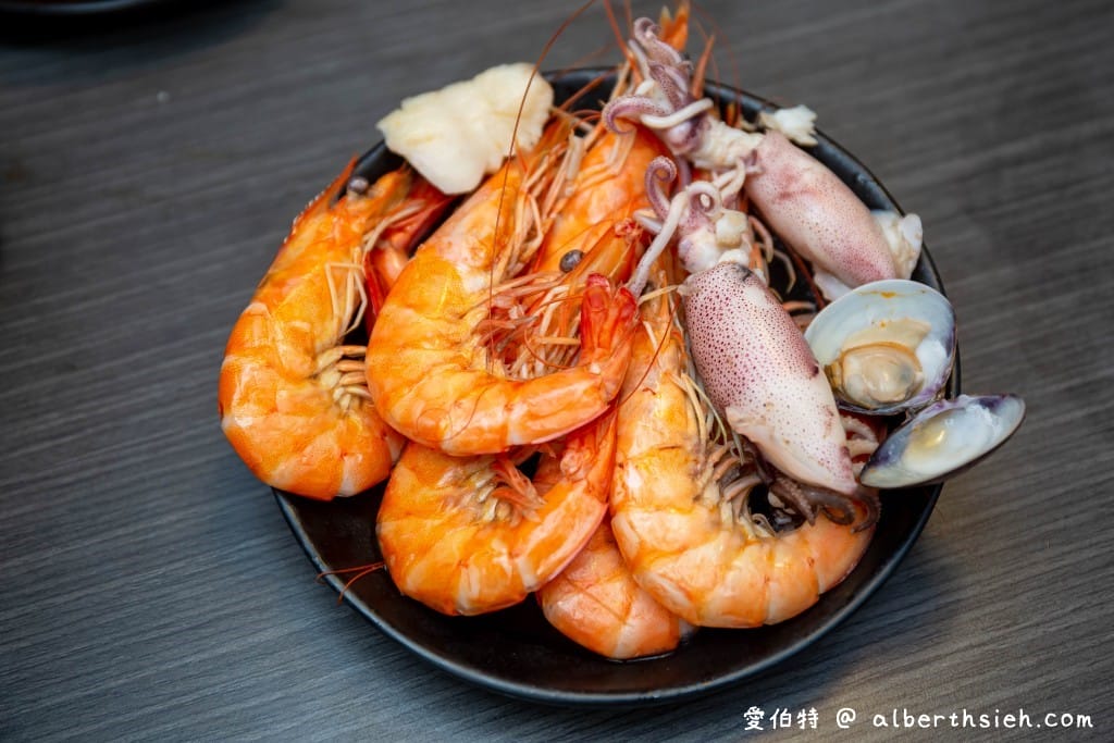 文岩文岩燒蜀辣麻辣鍋．新莊火鍋吃到飽（原塊肉品不錯，海鮮更為推薦鮮甜美味）