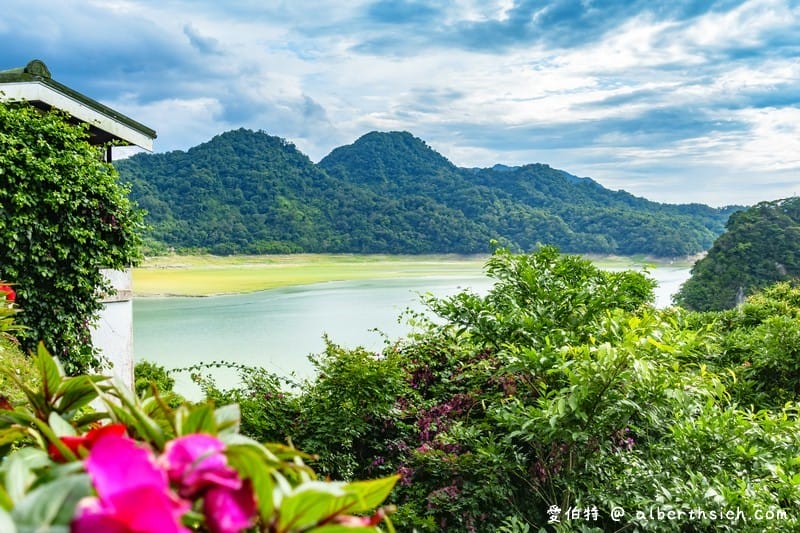 大溪湖畔景觀咖啡廳（270度的環湖雙峰湖畔美景）