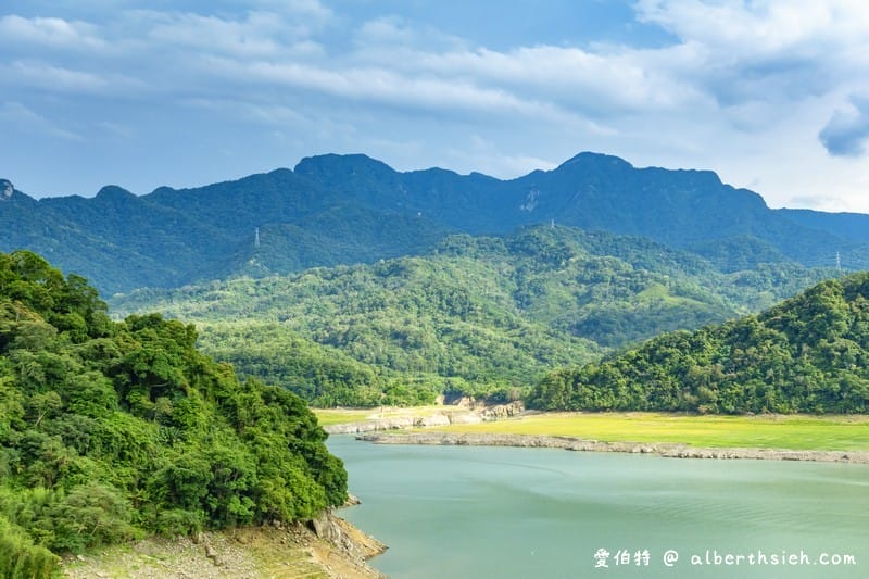 大溪湖畔景觀咖啡廳（270度的環湖雙峰湖畔美景）