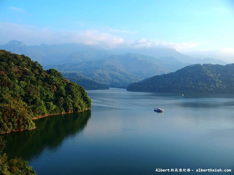 大溪湖畔景觀咖啡廳（270度的環湖雙峰湖畔美景）