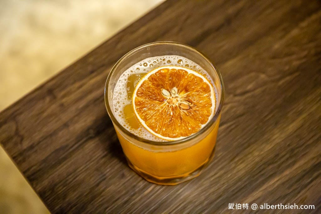 獨角落Do Bar(北車店)(有駐唱氛圍很棒很放鬆的沙發酒吧) - 第33張圖 獨角落Do Bar(北車店)(有駐唱氛圍很棒很放鬆的沙發酒吧)