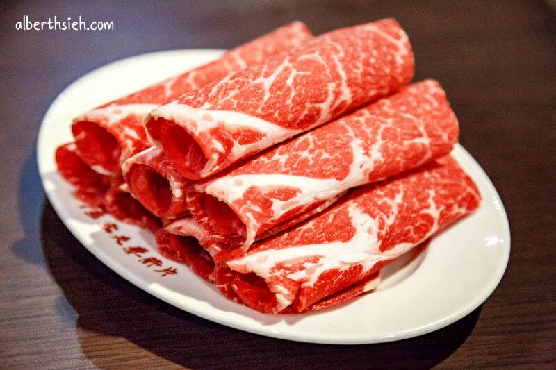 老陳家夫妻肺片．桃園八德火鍋（麻辣湯頭不死鹹鴨血超好吃）