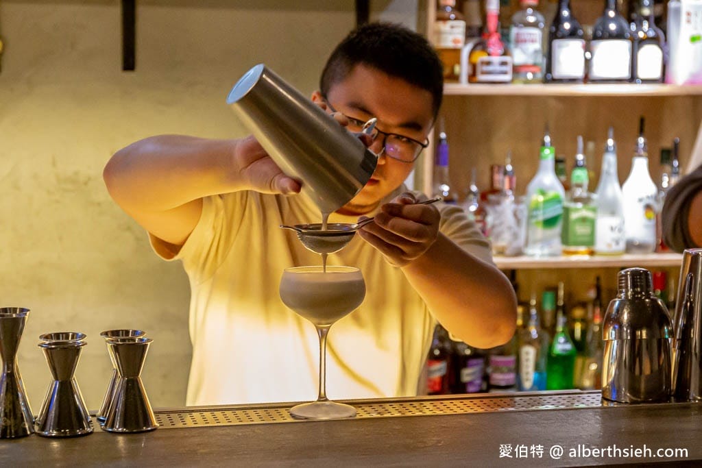 獨角落Do Bar(北車店)(有駐唱氛圍很棒很放鬆的沙發酒吧) - 第29張圖 獨角落Do Bar(北車店)(有駐唱氛圍很棒很放鬆的沙發酒吧)