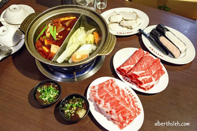 老陳家夫妻肺片．桃園八德火鍋（麻辣湯頭不死鹹鴨血超好吃）