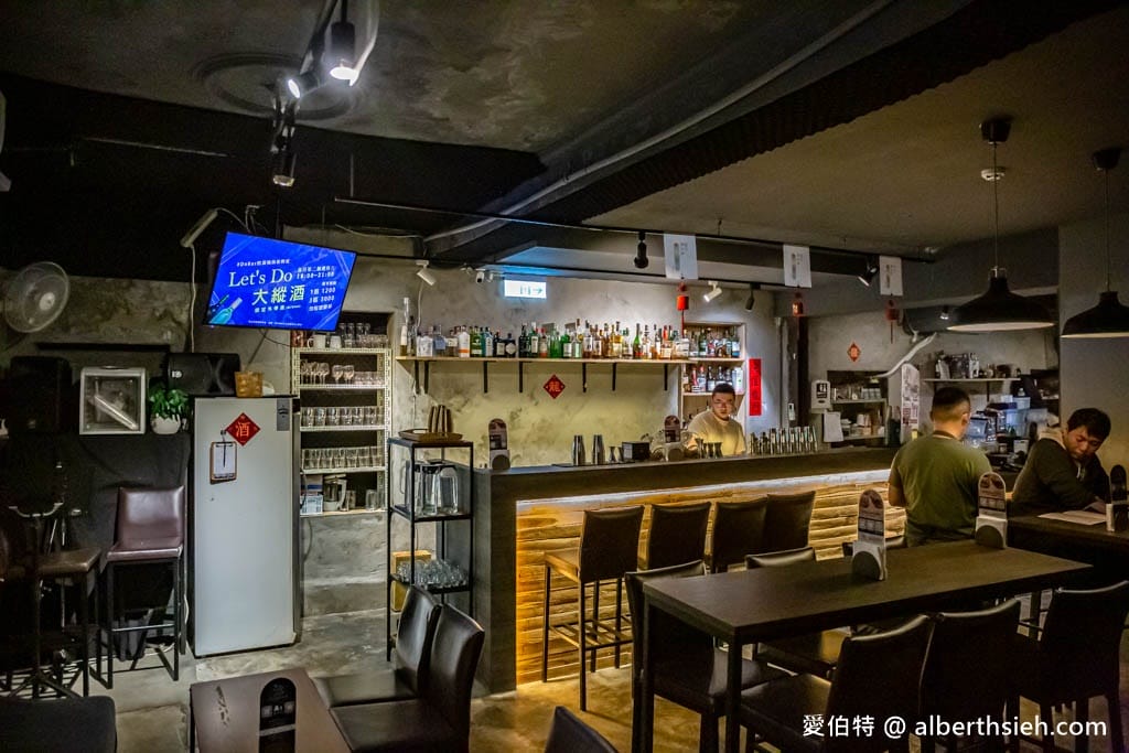 獨角落Do Bar(北車店)(有駐唱氛圍很棒很放鬆的沙發酒吧) - 第12張圖 獨角落Do Bar(北車店)(有駐唱氛圍很棒很放鬆的沙發酒吧)