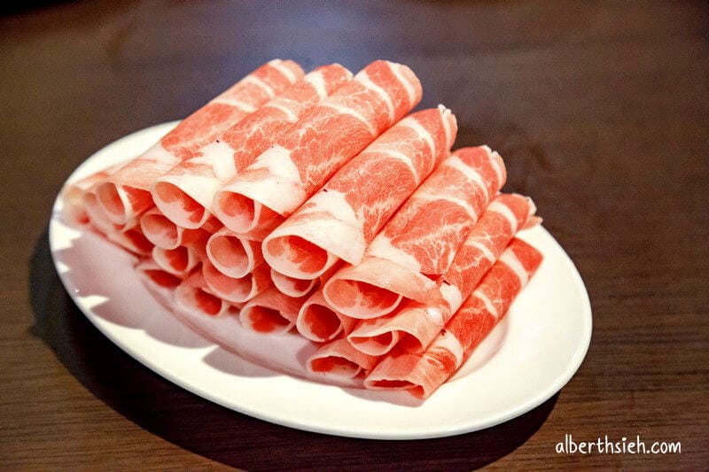 老陳家夫妻肺片．桃園八德火鍋（麻辣湯頭不死鹹鴨血超好吃）