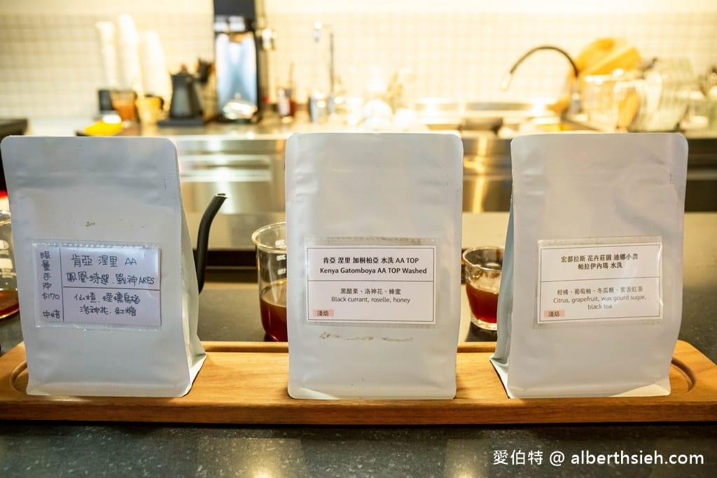 Paper St.紙街咖啡(台北忠孝新生華山三角窗不限時咖啡廳) - 第4張圖 Paper St.紙街咖啡(台北忠孝新生華山三角窗不限時咖啡廳)