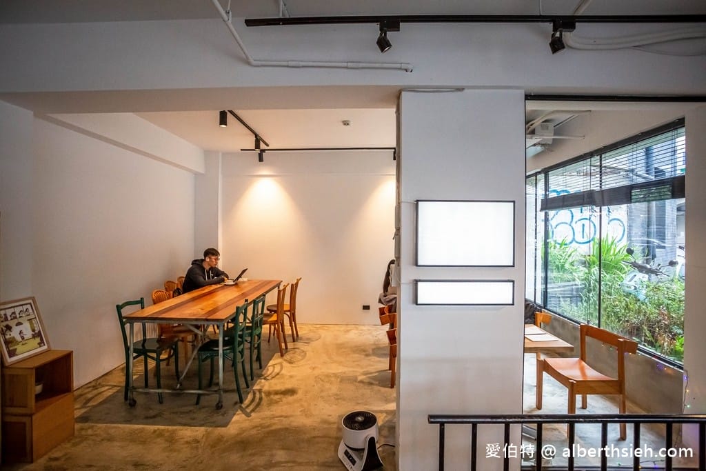 Paper St.紙街咖啡(台北忠孝新生華山三角窗不限時咖啡廳) - 第11張圖 Paper St.紙街咖啡(台北忠孝新生華山三角窗不限時咖啡廳)