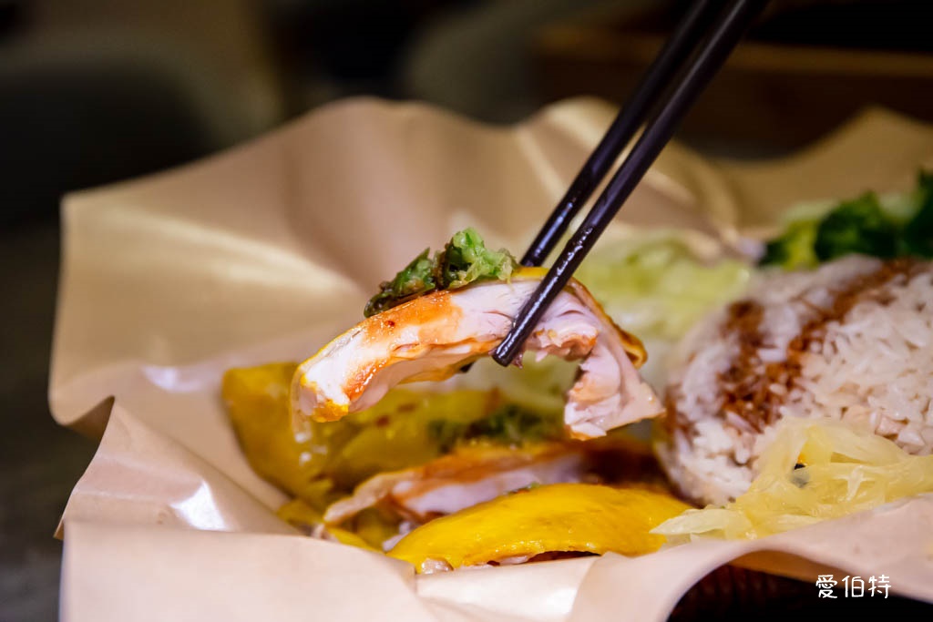 馮羽樓雞肉飯賣所x烏雞飯｜桃園藝文特區美食推薦，豉油雞腿飯必吃 @愛伯特