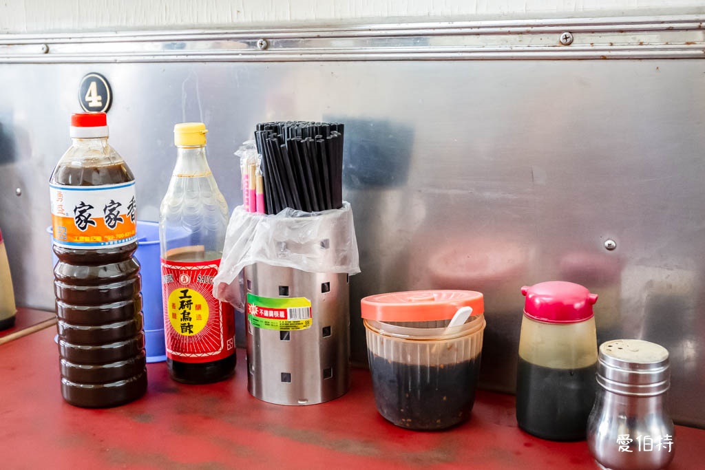 中壢瞎仔巷50年老麵店｜在地人從小吃到大的客家麵店 @愛伯特