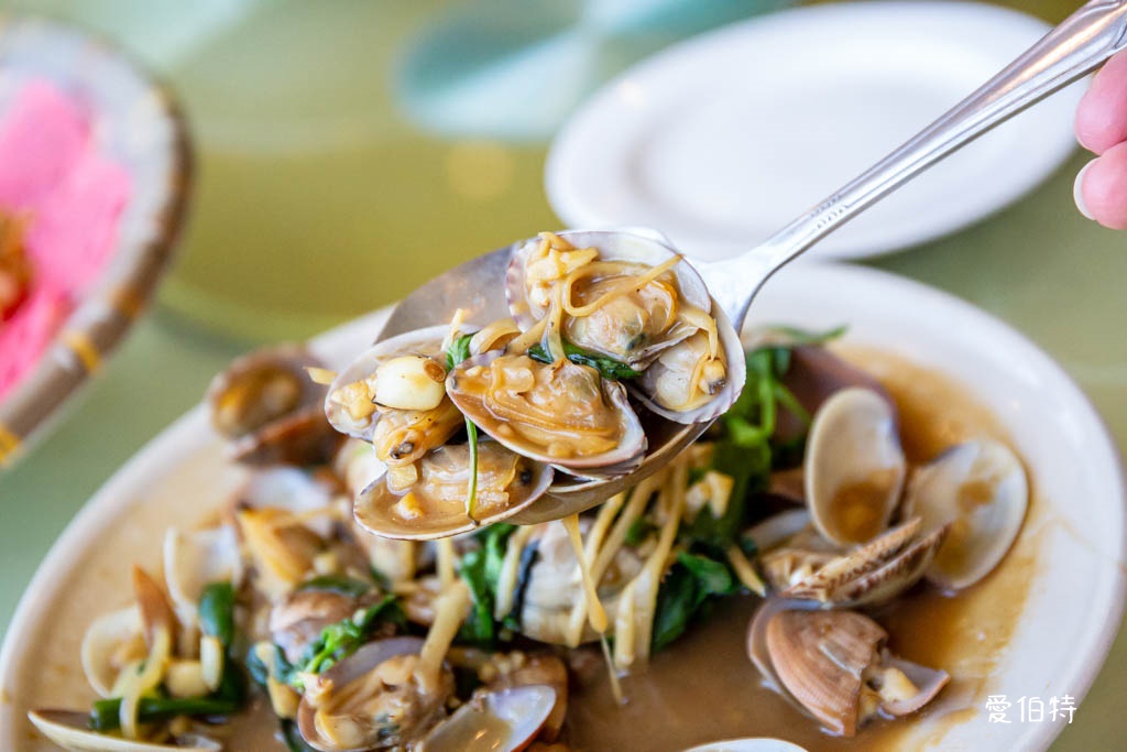桃園親子景點推薦｜向陽農場，門票全額折抵，向日葵花海烤肉餵動物 @愛伯特