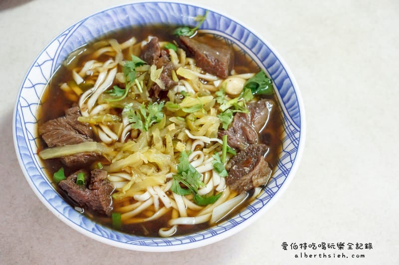 苗栗三義金榜麵館（料多實在超人氣客家美食排隊店）
