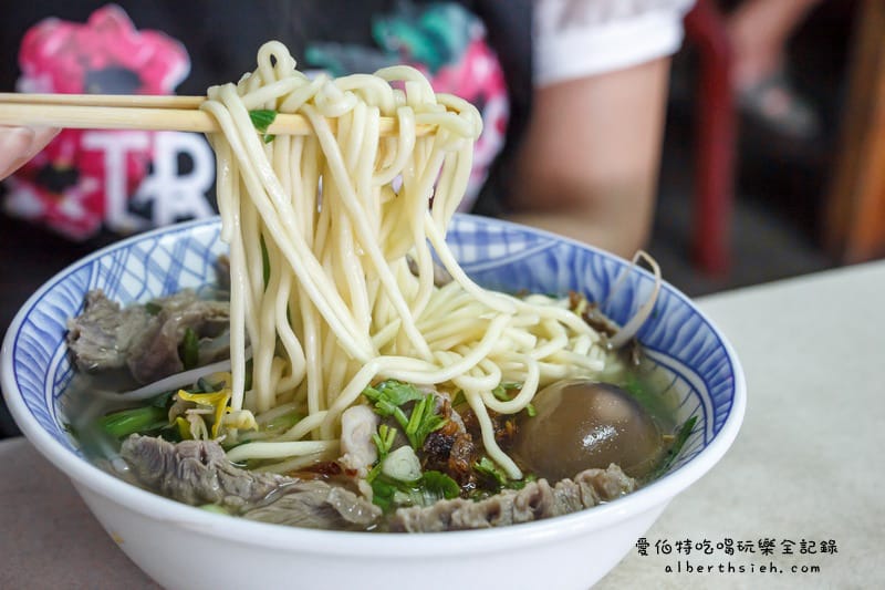 苗栗三義金榜麵館（料多實在超人氣客家美食排隊店）