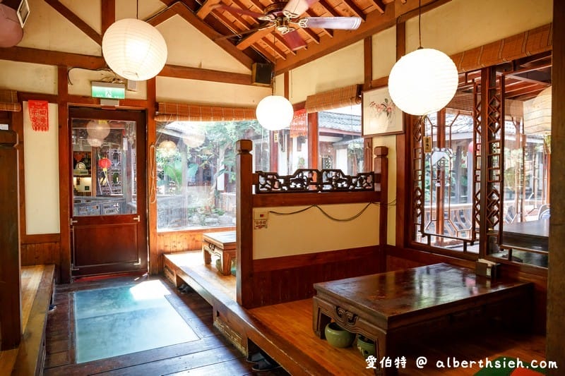友竹居茶藝館｜中壢央大聚餐美食，古色古香的中式庭園造景