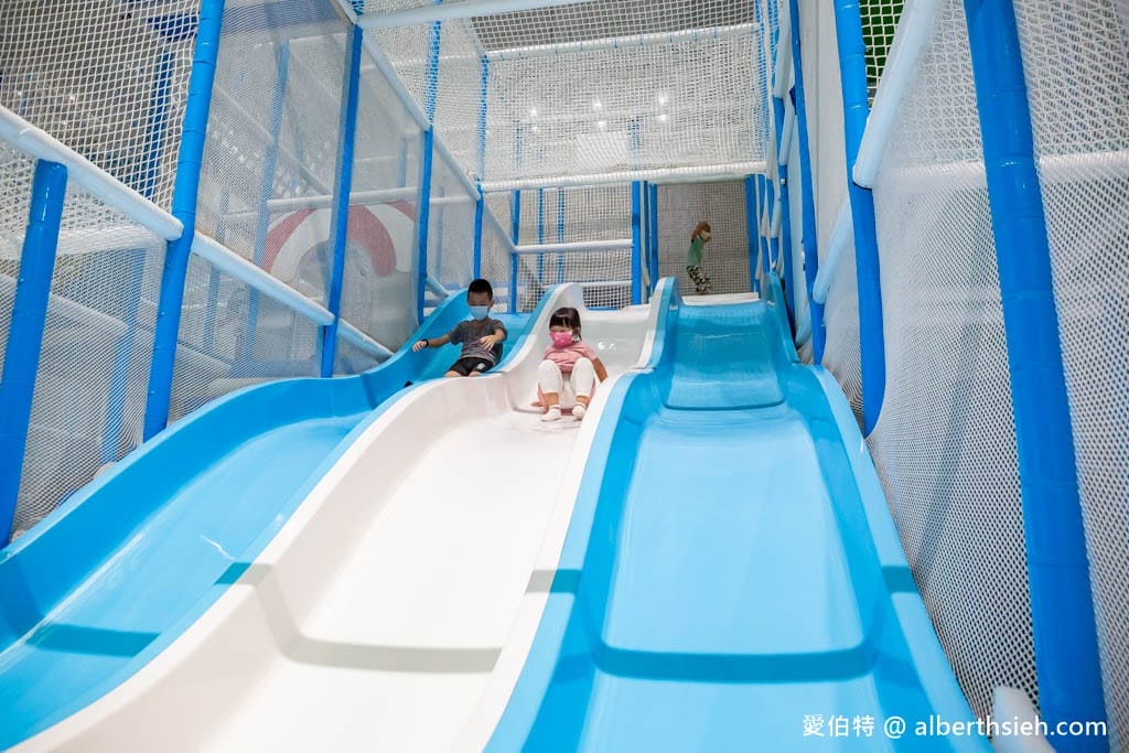 高雄科工館熱雪天堂兒童滑雪樂園2.0|室內親子景點 - 第9張圖 高雄科工館熱雪天堂兒童滑雪樂園2.0|室內親子景點