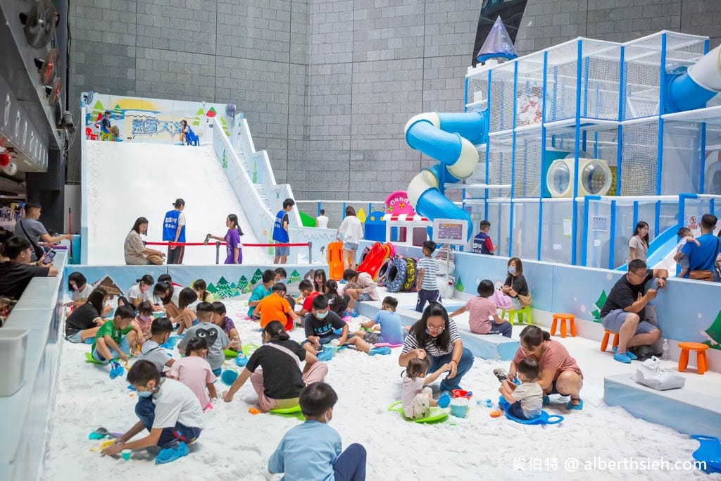 高雄科工館熱雪天堂兒童滑雪樂園2.0|室內親子景點 - 第25張圖 高雄科工館熱雪天堂兒童滑雪樂園2.0|室內親子景點