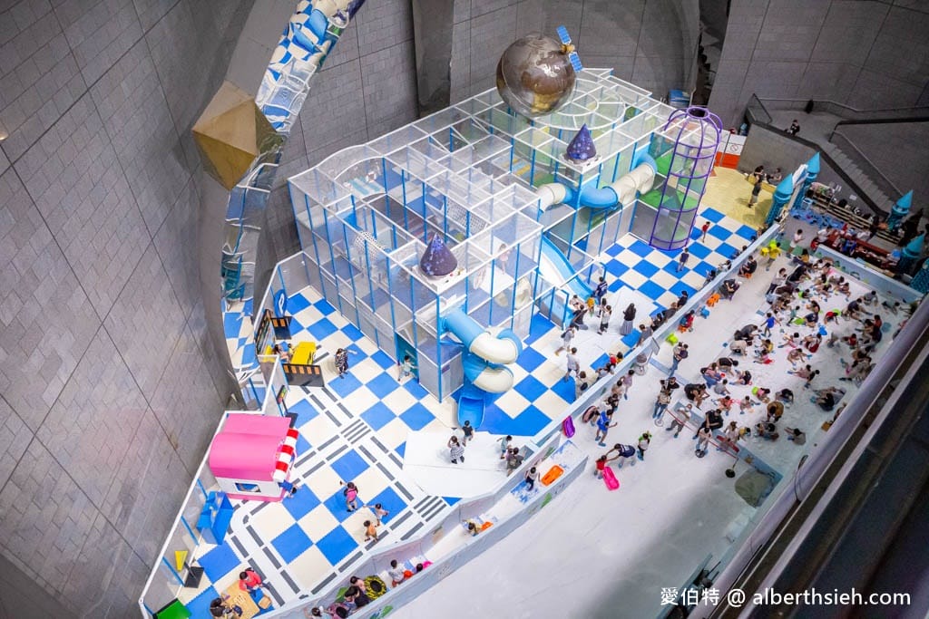 高雄科工館熱雪天堂兒童滑雪樂園2.0|室內親子景點 - 第4張圖 高雄科工館熱雪天堂兒童滑雪樂園2.0|室內親子景點