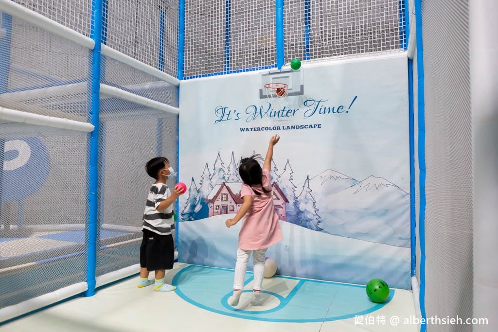 高雄科工館熱雪天堂兒童滑雪樂園2.0|室內親子景點 - 第10張圖 高雄科工館熱雪天堂兒童滑雪樂園2.0|室內親子景點