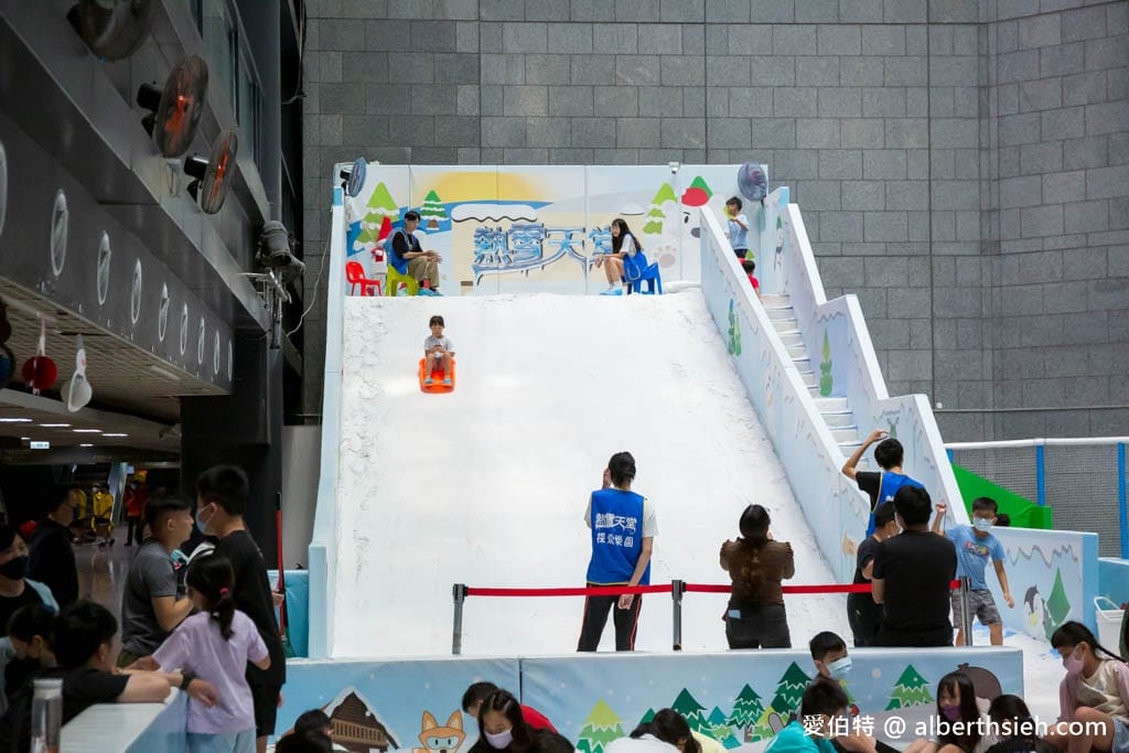 高雄科工館熱雪天堂兒童滑雪樂園2.0|室內親子景點 - 第18張圖 高雄科工館熱雪天堂兒童滑雪樂園2.0|室內親子景點