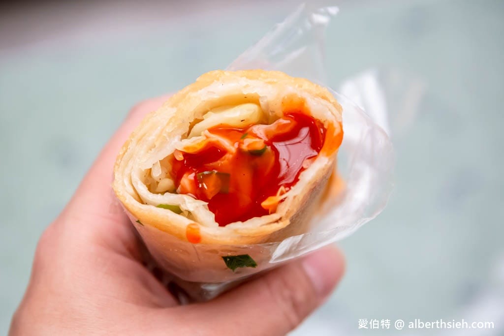 后里Kiss Me春米點心（18公分炸春捲，料多的棺材板，捲餅份量夠也好吃）