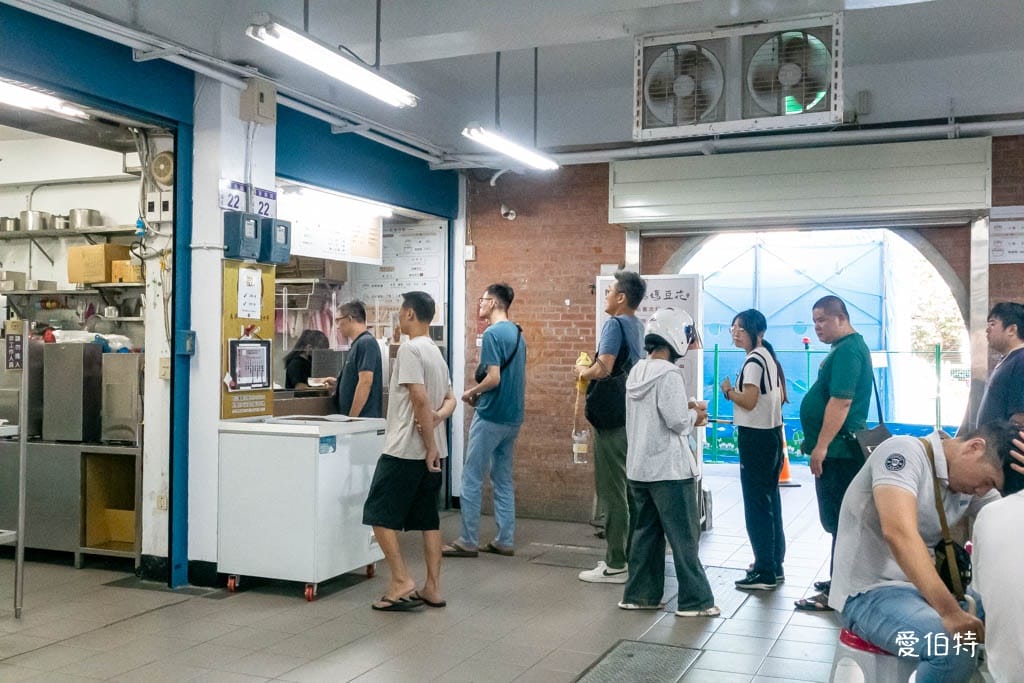 大溪老街賴媽媽傳統豆花體育館本店（在地超過50年歷史）