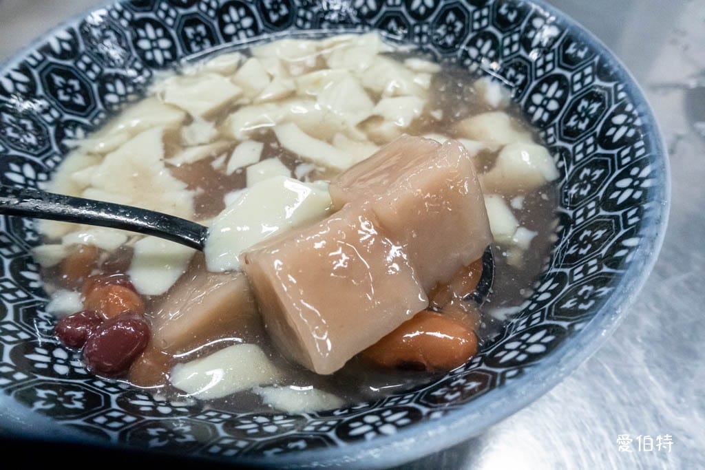 大溪老街賴媽媽傳統豆花體育館本店（在地超過50年歷史）