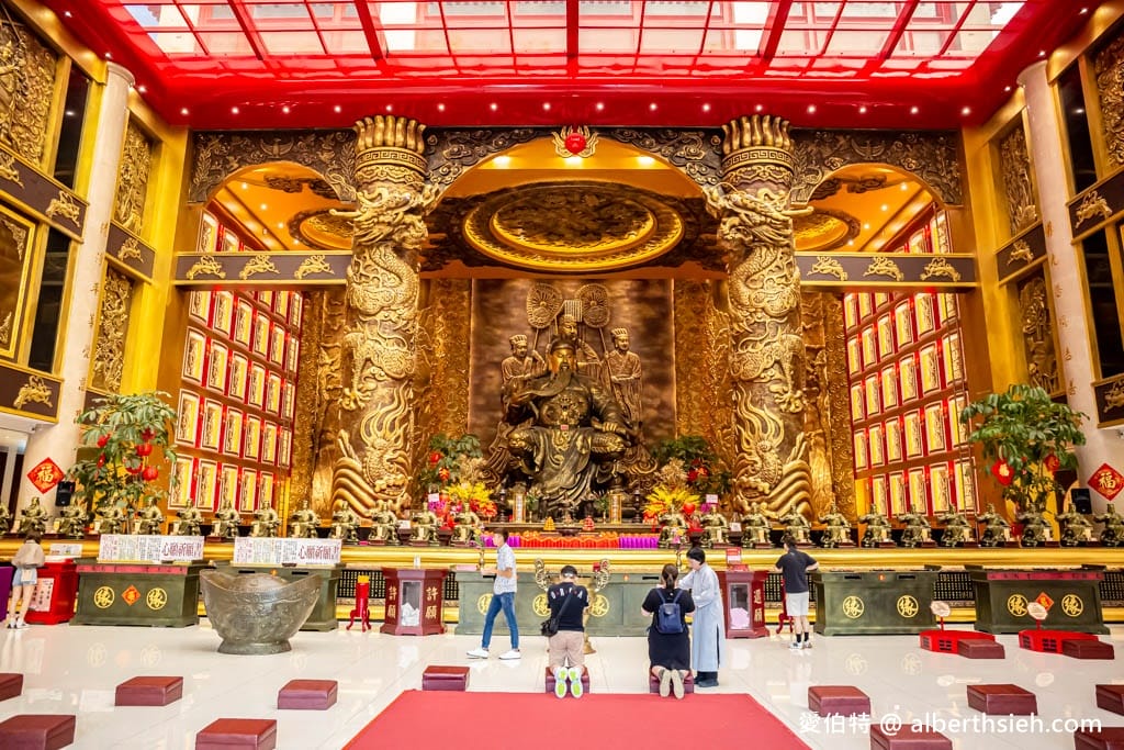 桃園威天宮｜東南亞最高室內武財神，龍銀參拜關聖帝君