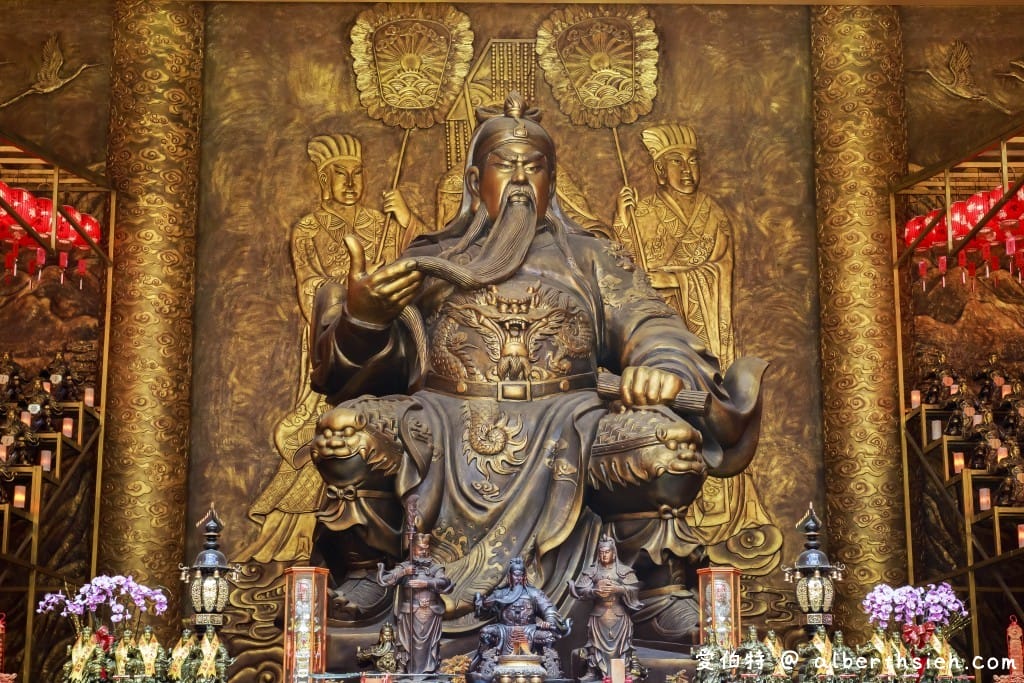 桃園威天宮｜東南亞最高室內武財神，龍銀參拜關聖帝君