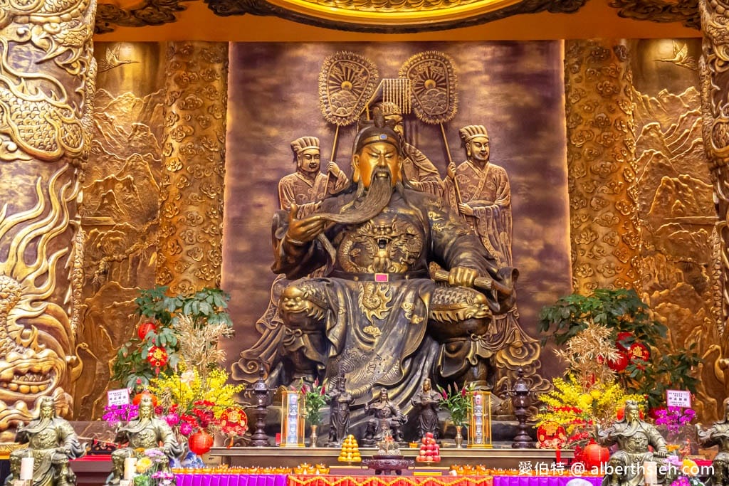 桃園威天宮｜東南亞最高室內武財神，龍銀參拜關聖帝君