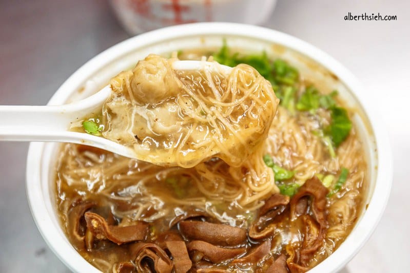 麵線王｜桃園南平市場美食（滷小腸入味好吃辣椒必添加）