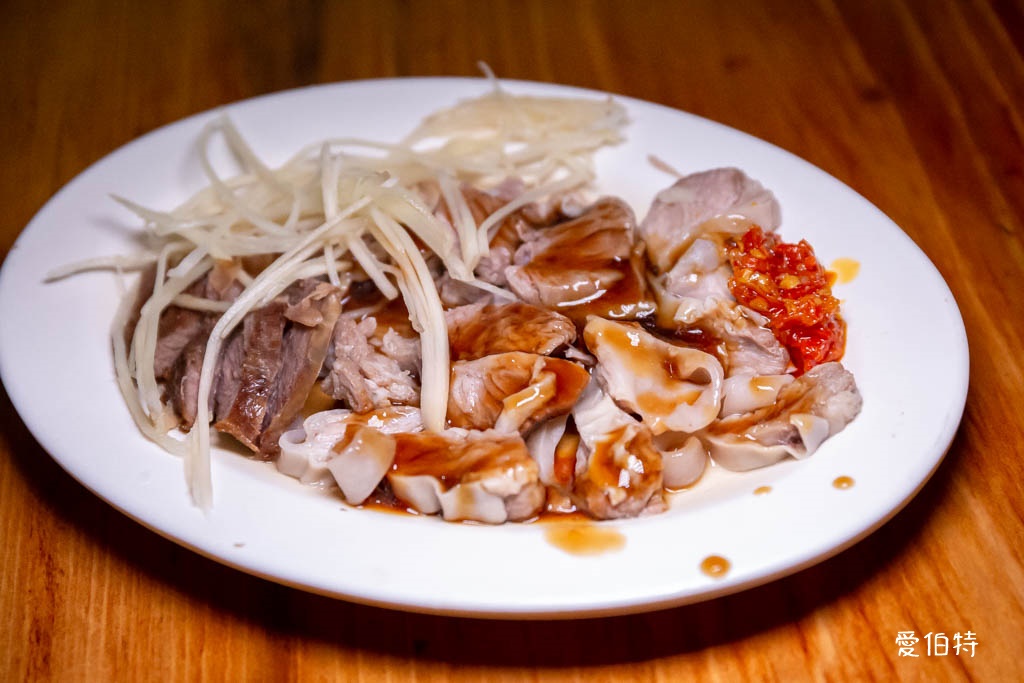 阿時麵店|忠貞市場隱藏版美食,貿東路45年老牌餛飩麵必吃 @愛伯特