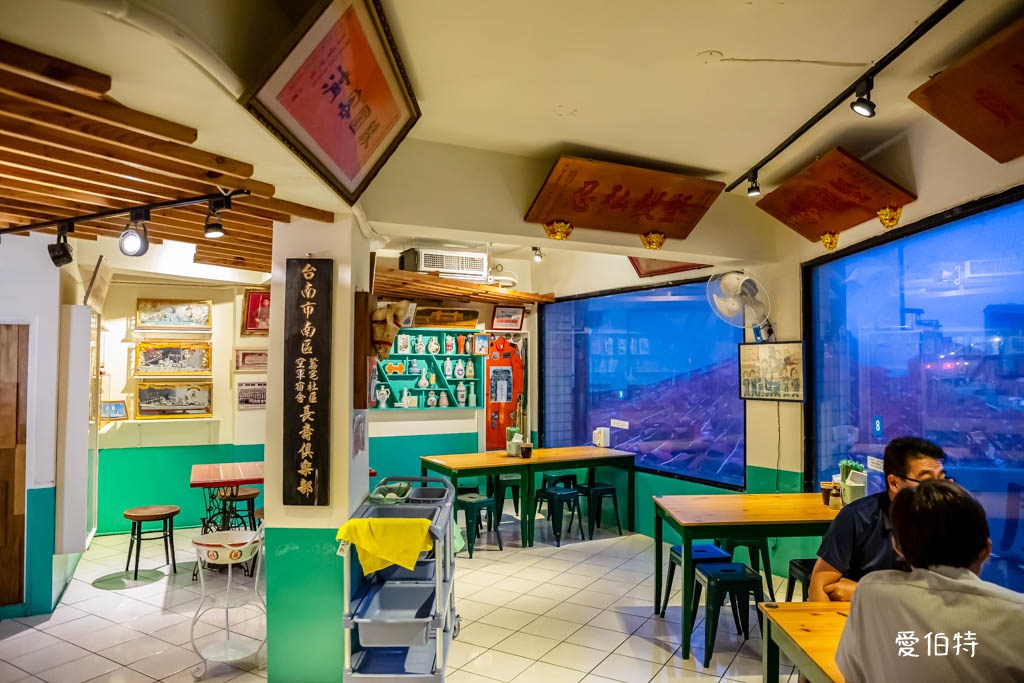 忠貞眷村口米干麻辣滷味｜桃園龍岡美食，鴨翅必吃，牛肉麵也不錯 @愛伯特