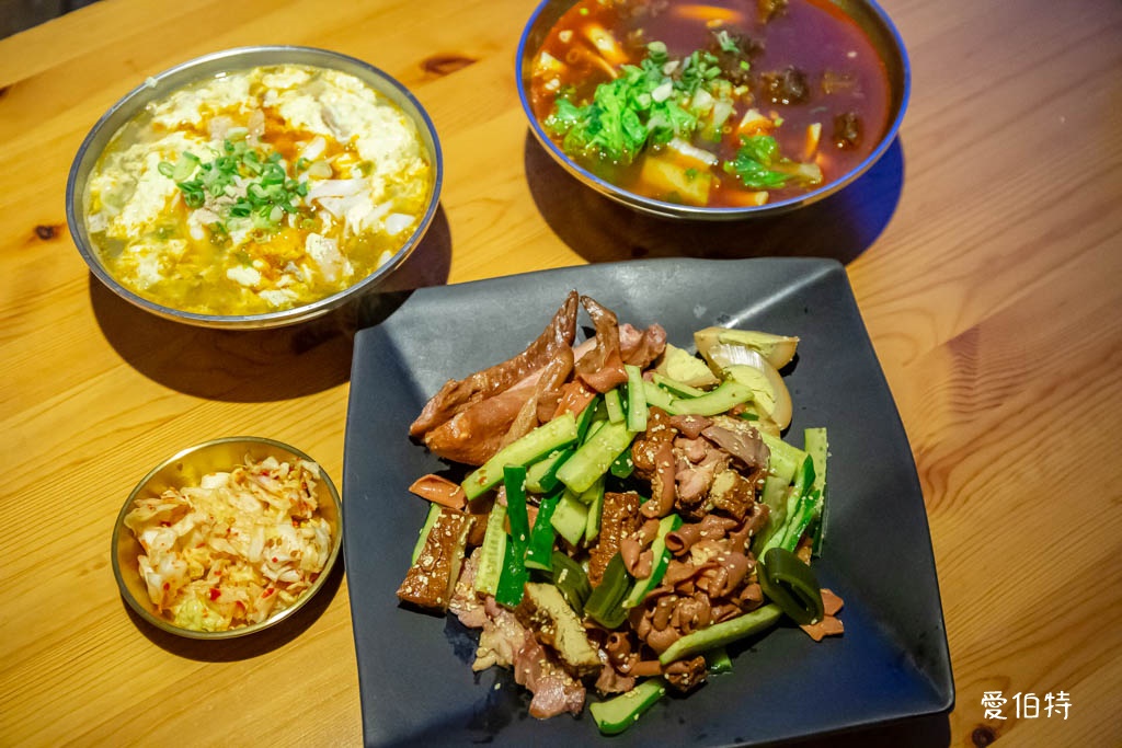 忠貞眷村口米干麻辣滷味｜桃園龍岡美食，鴨翅必吃，牛肉麵也不錯 @愛伯特