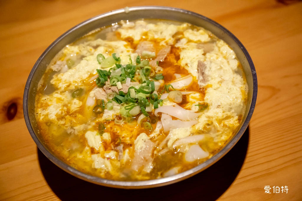 忠貞眷村口米干麻辣滷味｜桃園龍岡美食，鴨翅必吃，牛肉麵也不錯 @愛伯特