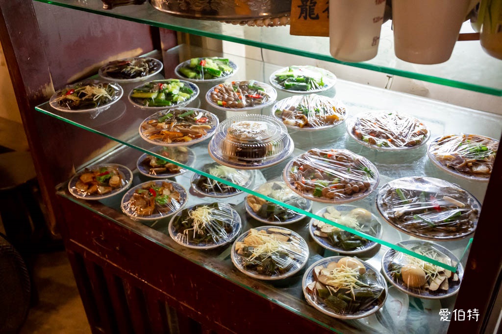 中壢古早味新街龍湯圓|仁海宮廟前土角厝裡60年老店 @愛伯特