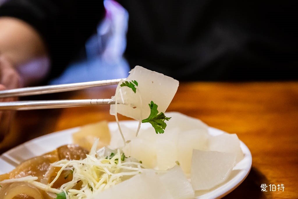 中壢古早味新街龍湯圓|仁海宮廟前土角厝裡60年老店 @愛伯特