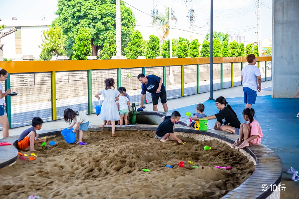 新屋頭洲魅力公園｜滑索&times;溜滑梯&times;挖沙&times;鞦韆台66線橋下公園 @愛伯特