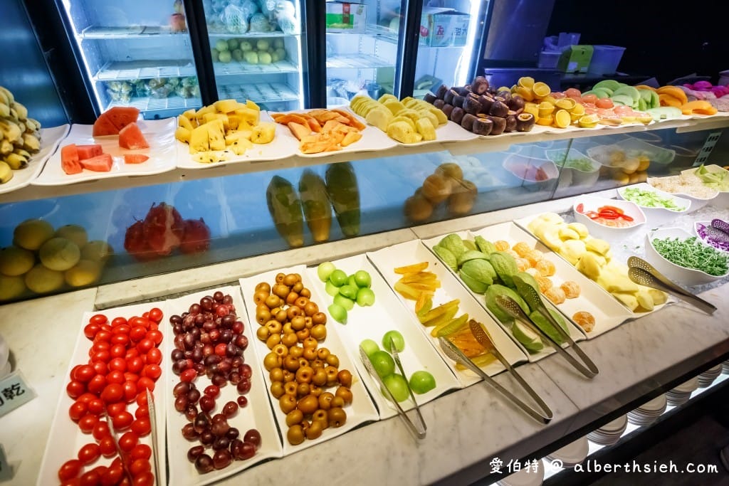 桃園自助吧吃到飽｜我家牛排桃園春日店（360元起水果很鮮甜好吃）