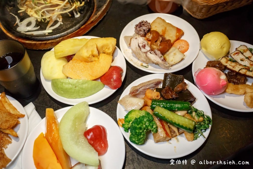 桃園自助吧吃到飽｜我家牛排桃園春日店（360元起水果很鮮甜好吃）