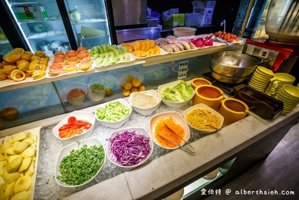 桃園自助吧吃到飽｜我家牛排桃園春日店（360元起水果很鮮甜好吃）