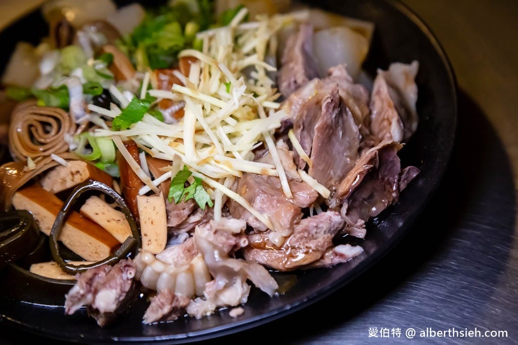 桃園龍潭美食推薦｜郭記麵館，龍潭大池旁超人氣小吃，滷肉飯必吃