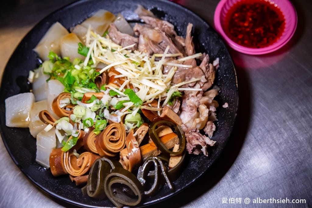 桃園龍潭美食推薦｜郭記麵館，龍潭大池旁超人氣小吃，滷肉飯必吃