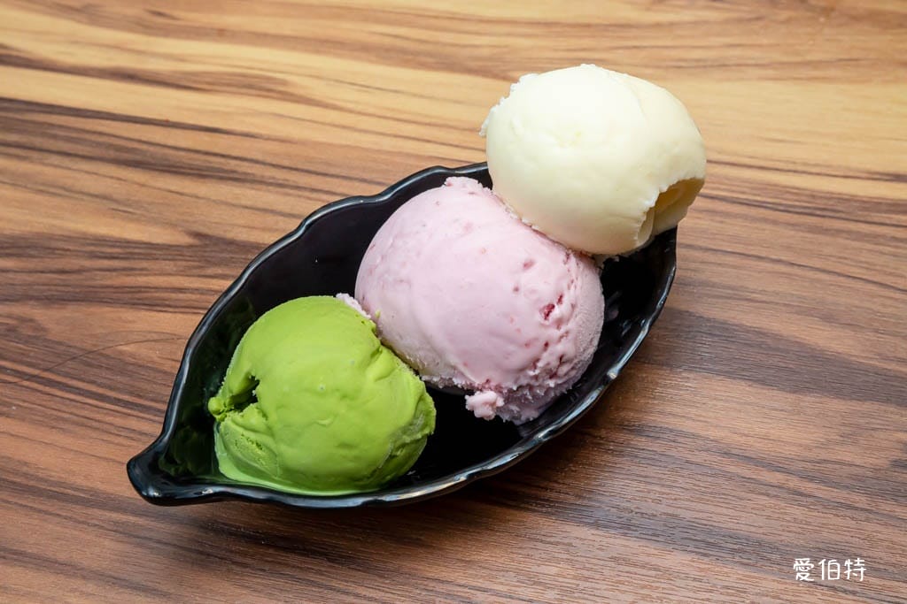 売鍋-中壢慈惠店（自助吧吃到飽，15款湯底，SOGO火鍋推薦）